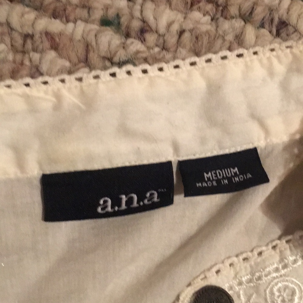 Button up top - Picture 5 of 5